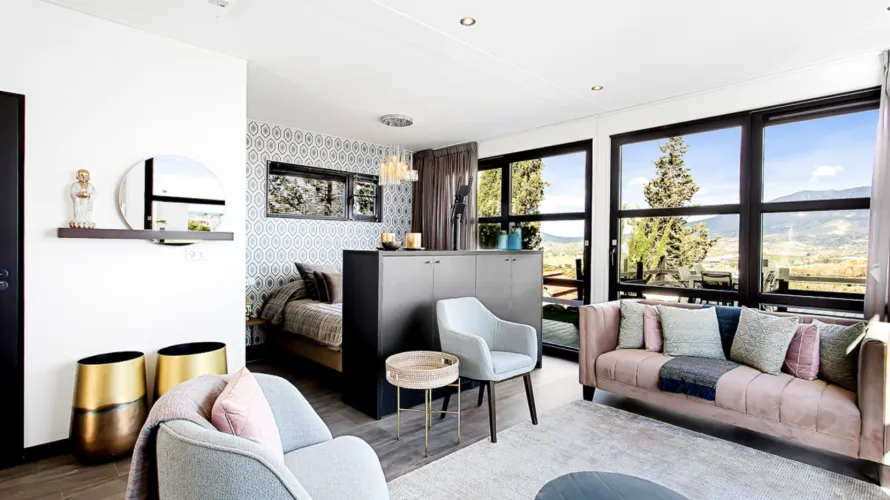 Apartamento de 4 dormitorios en Mijas Costa, Spain No. 353 № 2