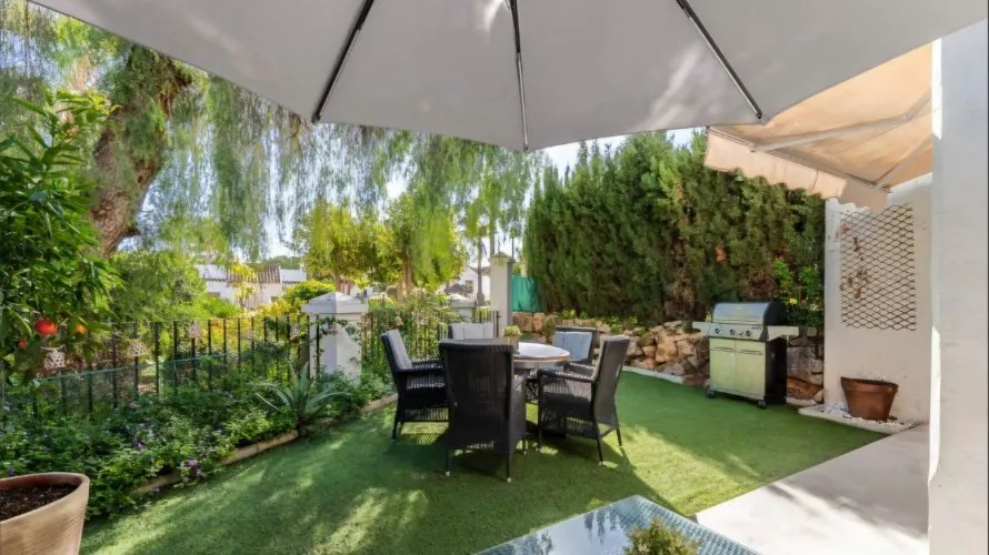 Apartamento de 2 dormitorios en Nueva Andalucía, Spain No. 625 № 4