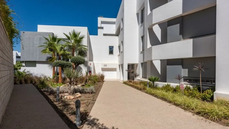 Apartamento de 2 dormitorios en Estepona, Spain No. 416 № 11