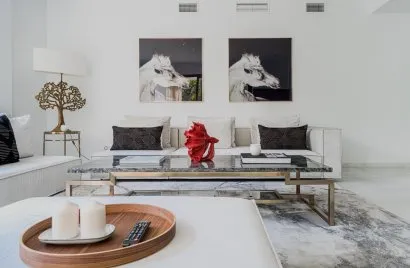 Apartamento de 3 dormitorios en Marbella, Spain No. 182