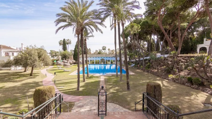 Apartamento de 3 dormitorios en Marbella, Spain No. 232 № 27