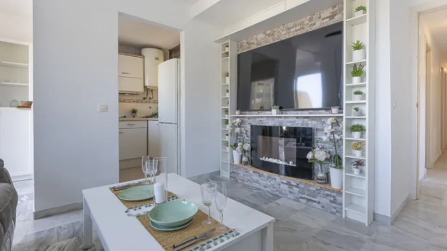 Apartamento de 2 dormitorios en Fuengirola, Spain No. 696