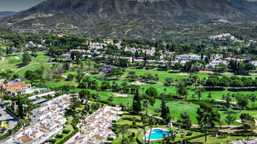 Apartamento de 3 dormitorios en Nueva Andalucía, Spain No. 663 № 13