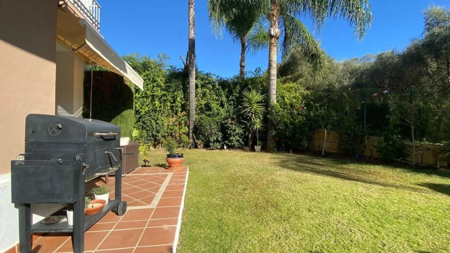 Apartamento de 3 dormitorios en Benahavís, Spain No. 704 № 17