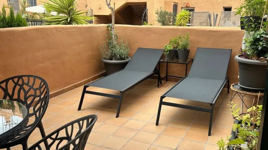 Apartamento de 2 dormitorios en Marbella, Spain No. 620 № 4