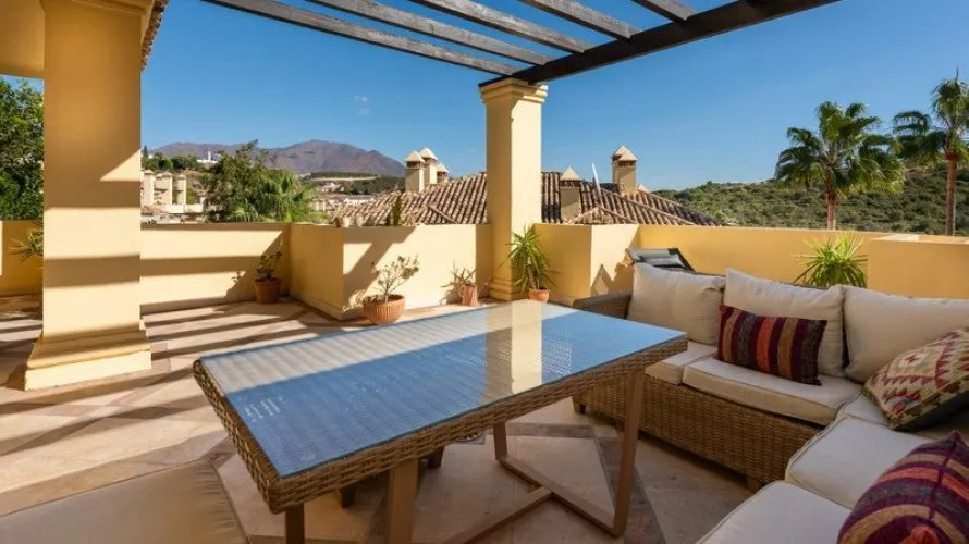 Apartamento de 2 dormitorios en Casares, Spain No. 413 № 4