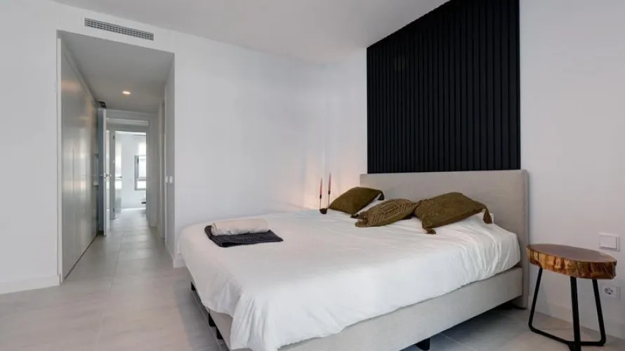 Apartamento de 2 dormitorios en Estepona, Spain No. 647 № 9