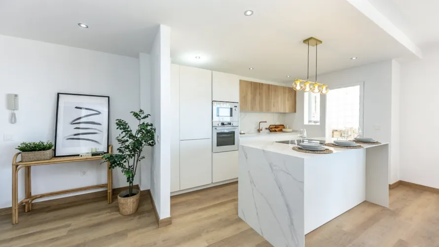 Apartamento de 2 dormitorios en Mijas Costa, Spain No. 630 № 3