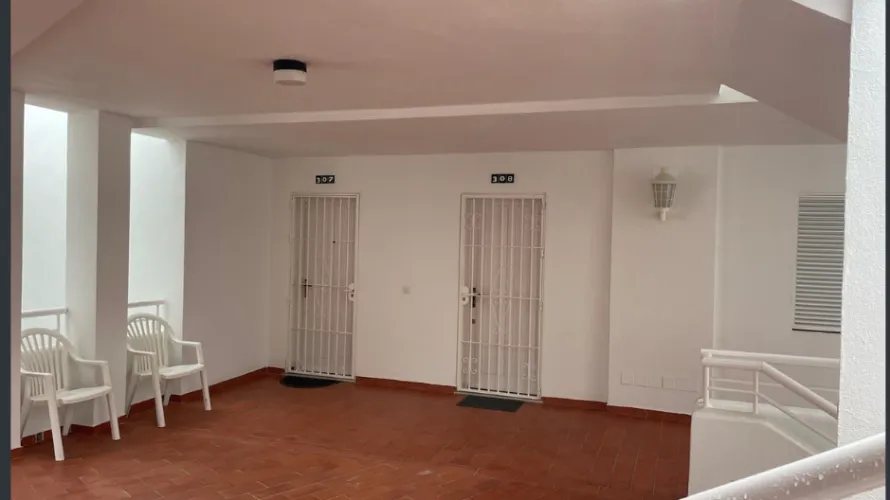 Apartamento de 2 dormitorios en Mijas Costa, Spain No. 747 № 2