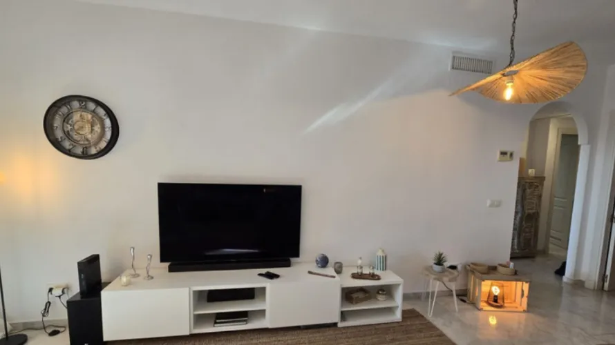 Apartamento de 2 dormitorios en Marbella, Spain No. 727 № 14