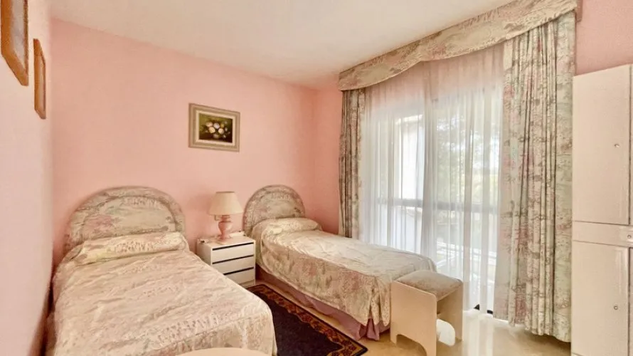 Dúplex de 2 dormitorios en Marbella, Spain No. 613 № 22