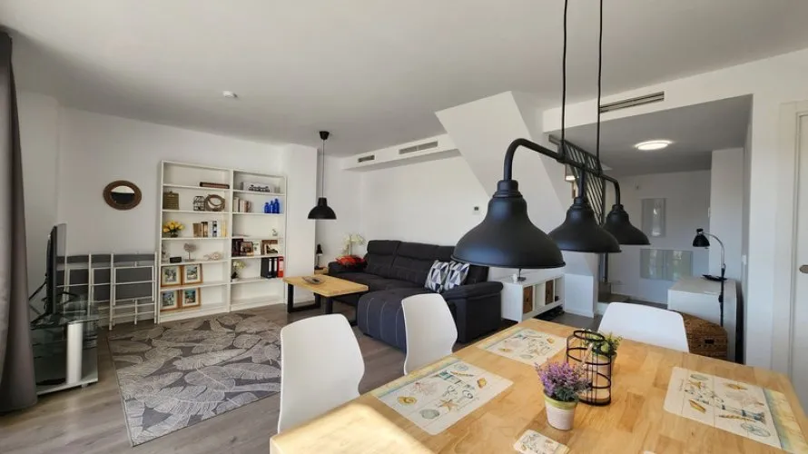 Dúplex de 3 dormitorios en Estepona, Spain No. 434 № 11