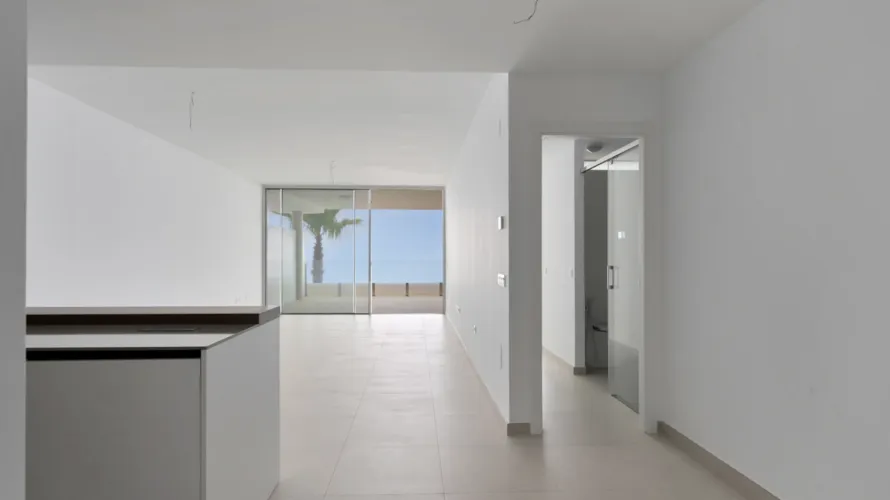 Apartamento de 3 dormitorios en Benalmádena, Spain No. 714 № 26