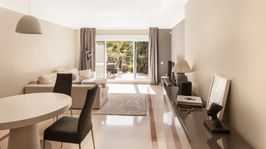 Apartamento de 3 dormitorios en Marbella, Spain No. 232 № 4