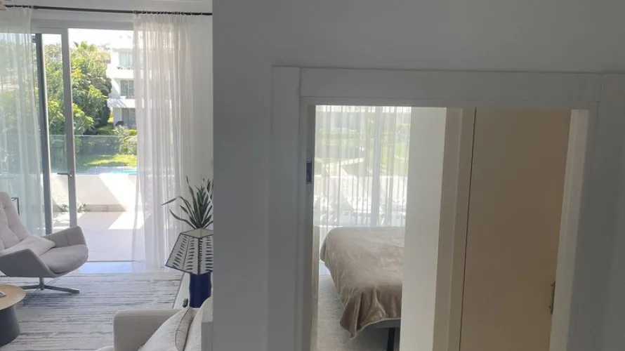 Dúplex de 3 dormitorios en Estepona, Spain No. 669 № 11