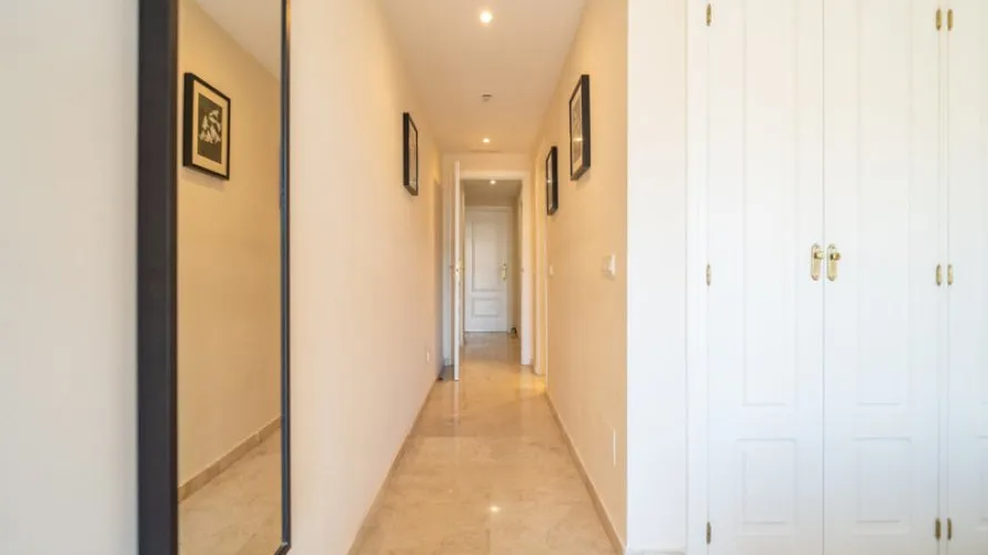 Apartamento de 2 dormitorios en Estepona, Spain No. 483 № 20