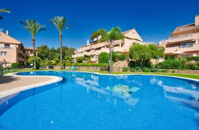 Dúplex de 2 dormitorios en Marbella, Spain No. 753