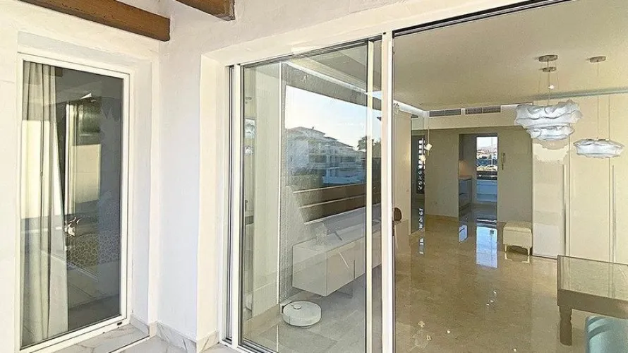 Apartamento de 2 dormitorios en Estepona, Spain No. 639 № 7