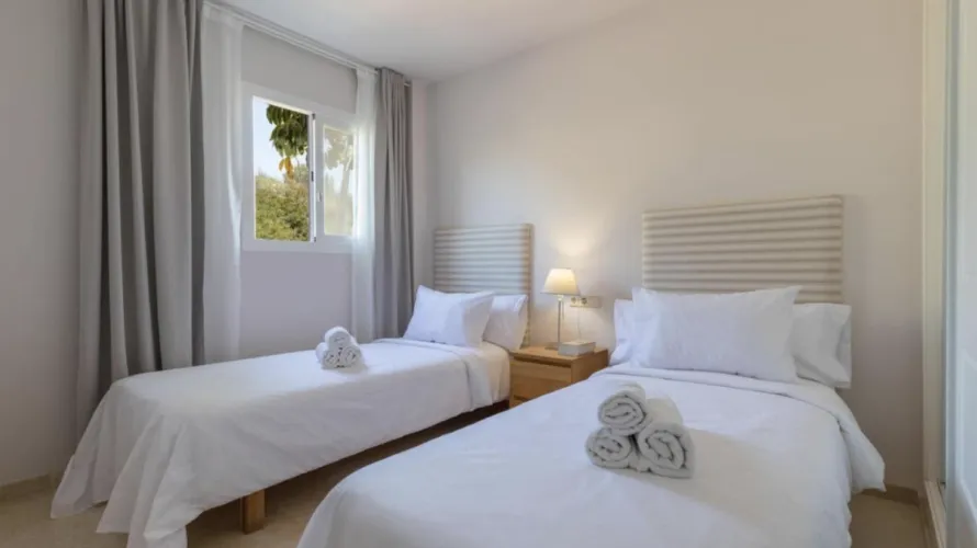 Apartamento de 2 dormitorios en Marbella, Spain No. 489 № 3