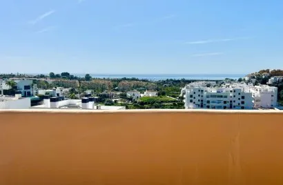 Dúplex de 4 dormitorios en Estepona, Spain No. 640