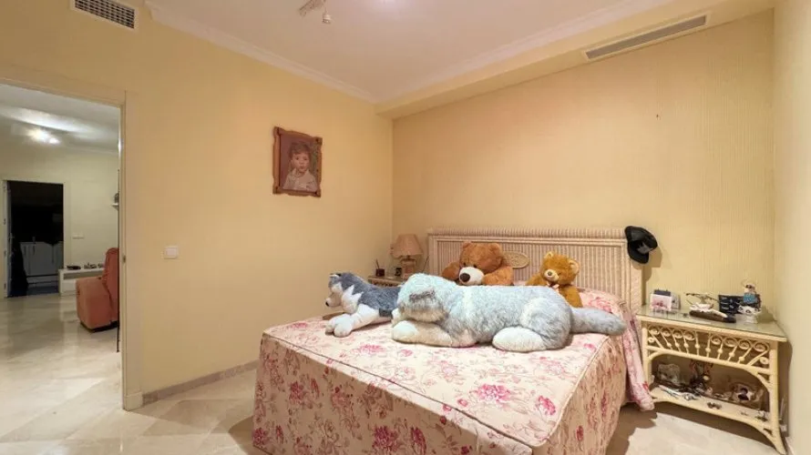 Dúplex de 4 dormitorios en Casares, Spain No. 554 № 21