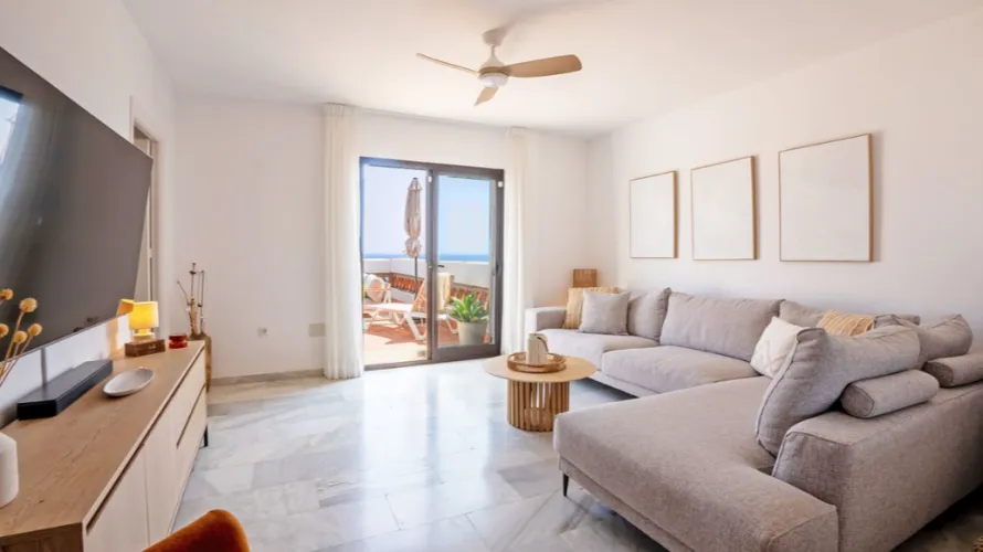 Apartamento de 2 dormitorios en Mijas Costa, Spain No. 743 № 21