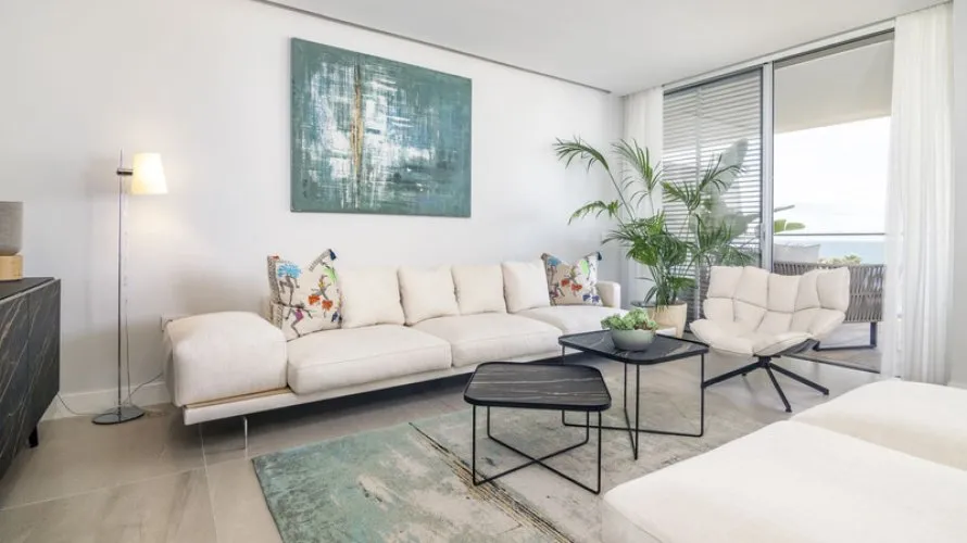 Apartamento de 3 dormitorios en Estepona, Spain No. 390 № 4