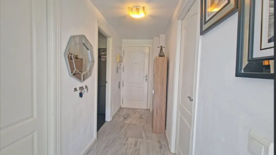 Apartamento de 2 dormitorios en Mijas Costa, Spain No. 750 № 21