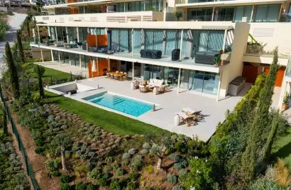 Apartamento de 3 dormitorios en Benalmádena, Spain No. 408