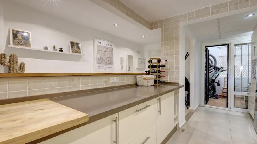 Apartamento de 2 dormitorios en Casares, Spain No. 494 № 1