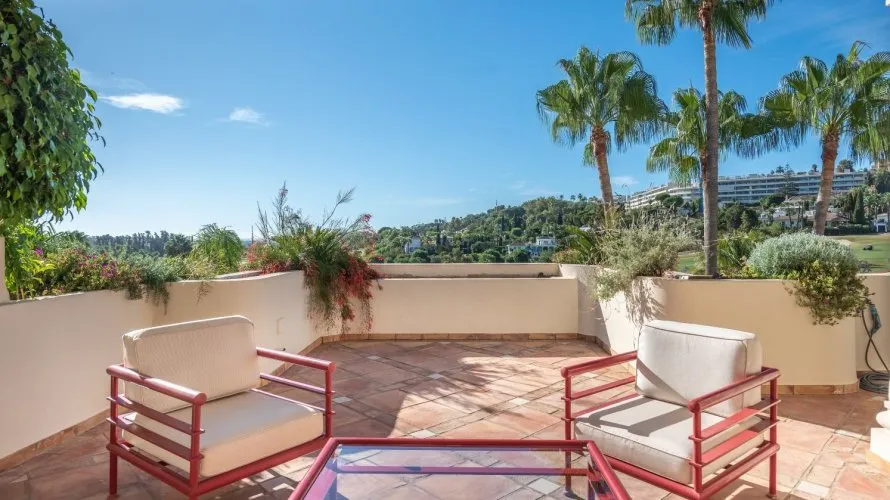 Dúplex de 3 dormitorios en Nueva Andalucía, Spain No. 475 № 10