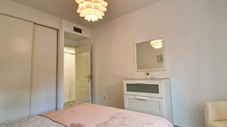 Apartamento de 2 dormitorios en Cortes (San Pedro De Alcantara), Spain No. 652 № 7