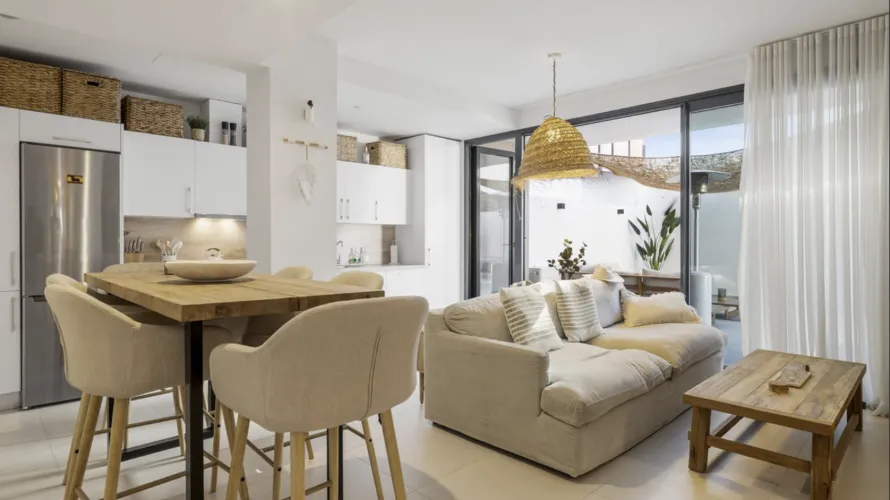 Apartamento de 3 dormitorios en Torremolinos, Spain No. 689 № 14