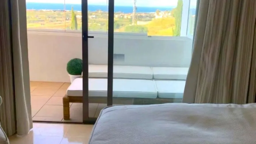 Apartamento de 2 dormitorios en Benahavís, Spain No. 557 № 12