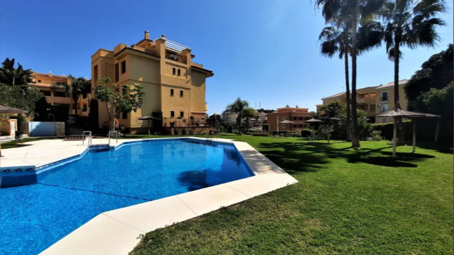 Apartamento de 2 dormitorios en Mijas Costa, Spain No. 750 № 3