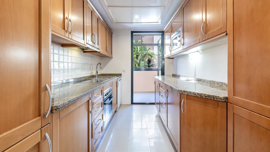 Apartamento de 2 dormitorios en Mijas Costa, Spain No. 742 № 5