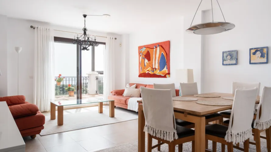 Dúplex de 2 dormitorios en Marbella, Spain No. 706 № 2