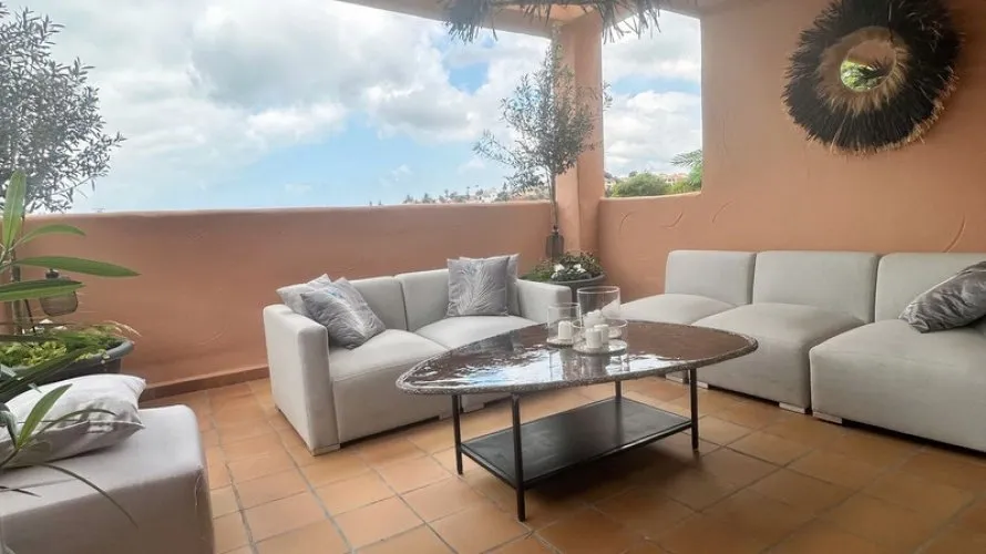 Apartamento de 2 dormitorios en Marbella, Spain No. 620 № 5