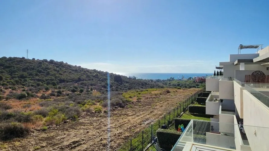 Dúplex de 3 dormitorios en Estepona, Spain No. 340 № 22