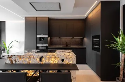 Apartamento de 3 dormitorios en Marbella, Spain No. 268