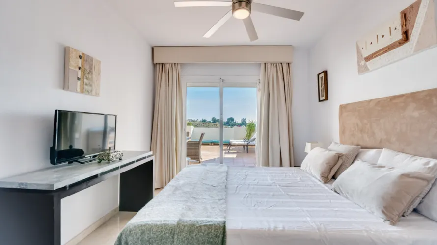 Apartamento de 3 dormitorios en Estepona, Spain No. 474 № 11