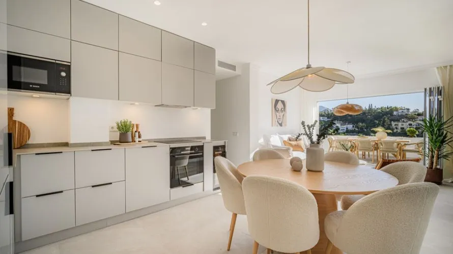 Apartamento de 4 dormitorios en La Quinta, Spain No. 348