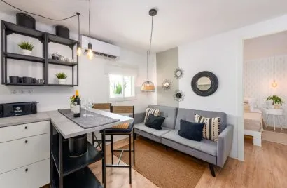 Apartamento de 2 dormitorios en Estepona, Spain No. 411