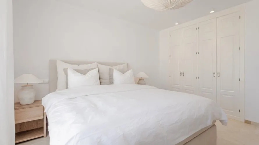 Dúplex de 3 dormitorios en Nueva Andalucía, Spain No. 708 № 14