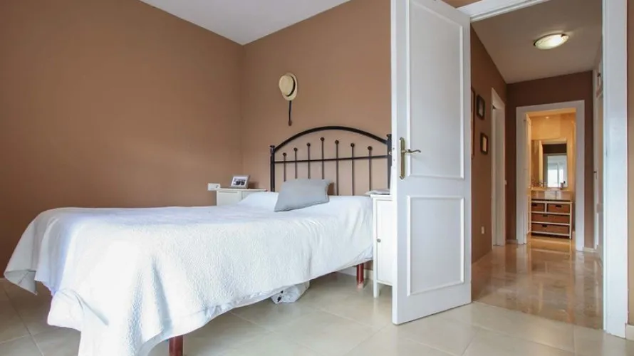 Apartamento de 3 dormitorios en Nueva Andalucía, Spain No. 323 № 6