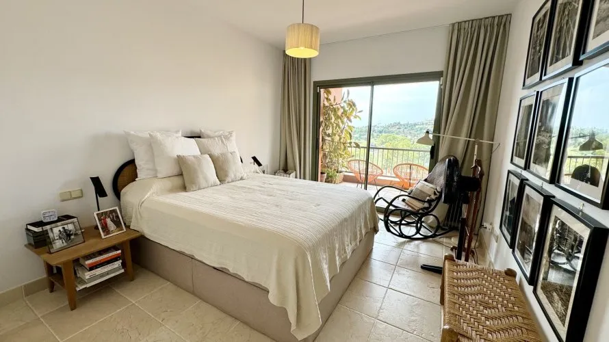 Apartamento de 2 dormitorios en Estepona, Spain No. 447 № 4