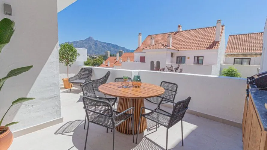 Apartamento de 3 dormitorios en Nueva Andalucía, Spain No. 263 № 14