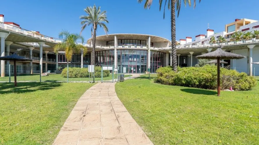 Dúplex de 2 dormitorios en Benahavís, Spain No. 646 № 18