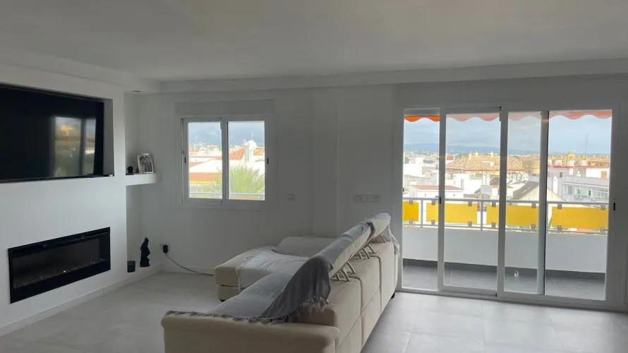 Apartamento de 3 dormitorios en Cortes (San Pedro De Alcantara), Spain No. 567 № 8
