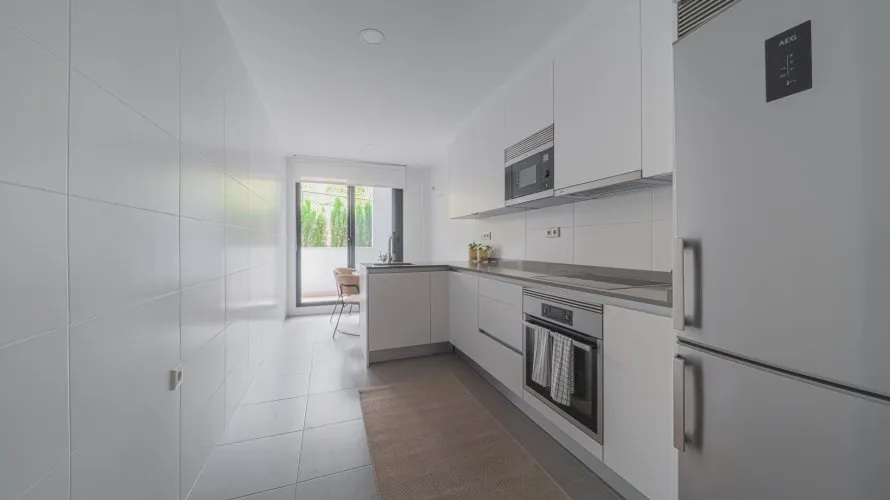 Apartamento de 3 dormitorios en Marbella, Spain No. 182 № 5